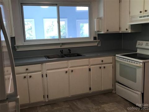 441 E 3rd St, Oakboro, NC 28129 photo 12