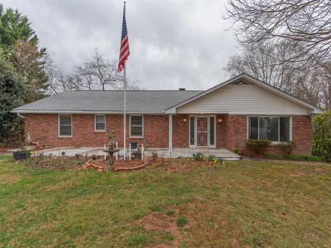 190 Mount Carmel Rd, Asheville, NC 28806