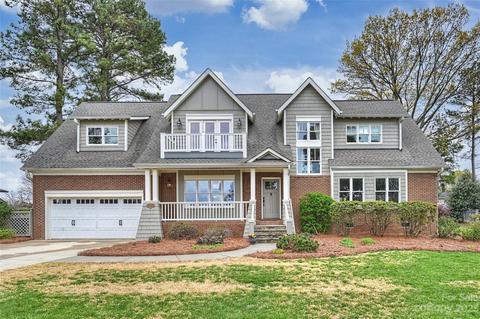 22225 Country Club Cir, Cornelius, NC 28031