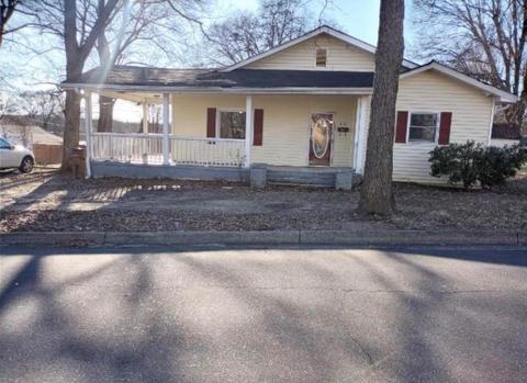 410 Madison St, Lincolnton, NC 28092