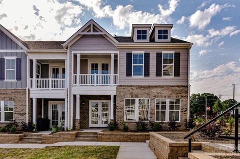 215 Junaluska Dr #24, Davidson, NC 28036