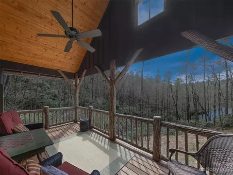 3709 Whiteside Cv, Cashiers, NC 28717