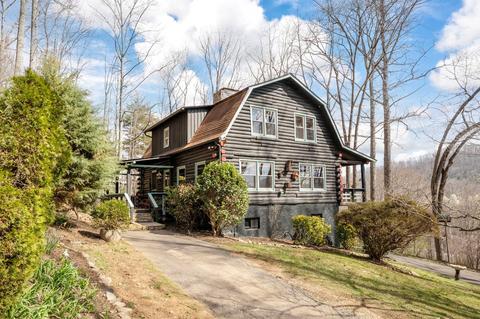 25 Dycus Dr, Fairview, NC 28730