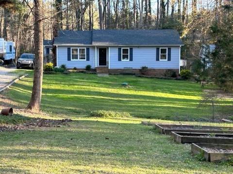 693 White Pines Rd, Catawba, SC 29704