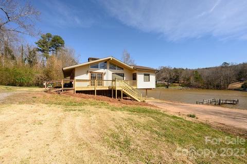 111 Lakeside Loop, Hickory, NC 28601 photo 4