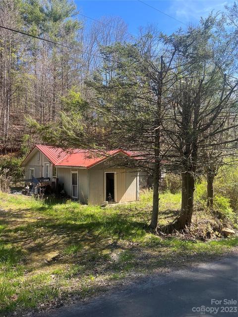 244 Sparks Rd, Bakersville, NC 28705