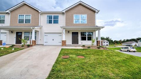 27 Malcolm Ct, Candler, NC 28715