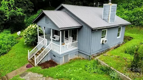 6115 Skyland Dr, Sylva, NC 28779