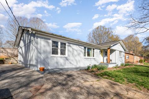 1106 2nd St SE, Conover, NC 28613 photo 2