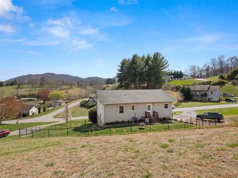 150 Barefoot Rdg, Clyde, NC 28721 photo 24