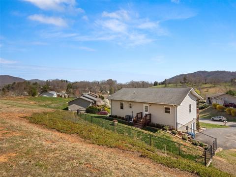 150 Barefoot Rdg, Clyde, NC 28721 photo 25