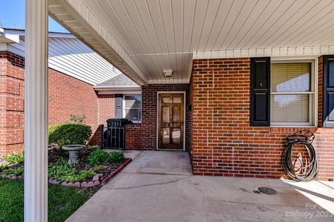 19966 Oak Leaf Cir, Cornelius, NC 28031 photo 3