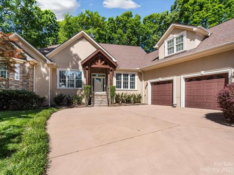 251 Bent Tree Dr, Stanley, NC 28164