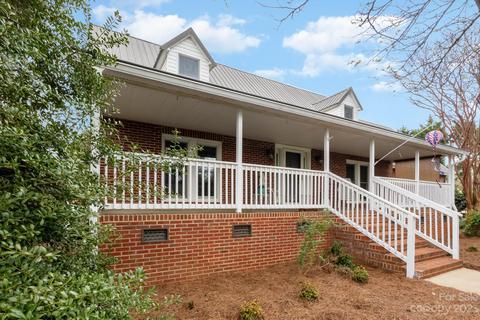 2982 Jack Whitener Rd, Newton, NC 28658