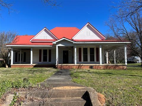 622 Iredell Ave, Mooresville, NC 28115