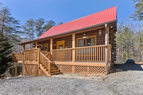 529 Raven Blvd, Lake Lure, NC 28746