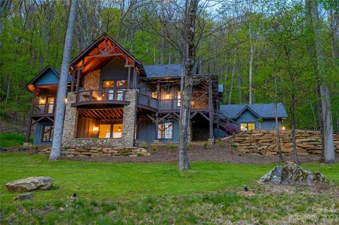 833 St Andrews Rd, Waynesville, NC 28786