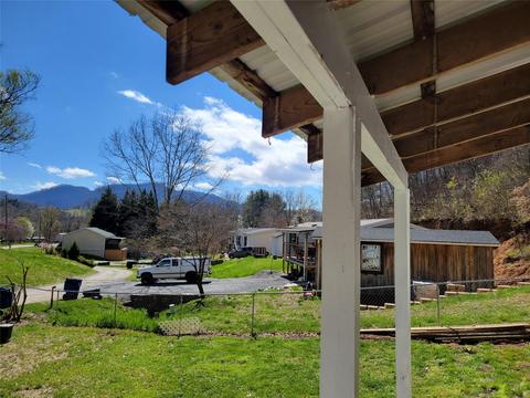 53 Whisper St, Clyde, NC 28721 photo 4