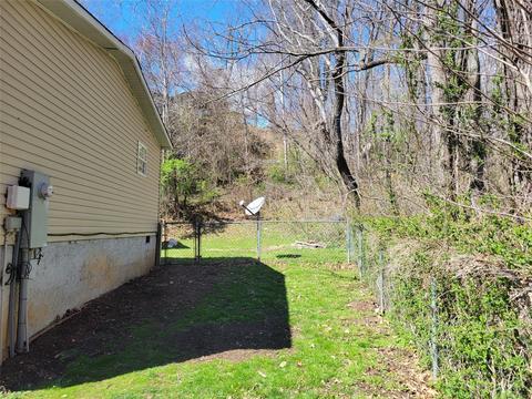 53 Whisper St, Clyde, NC 28721 photo 3