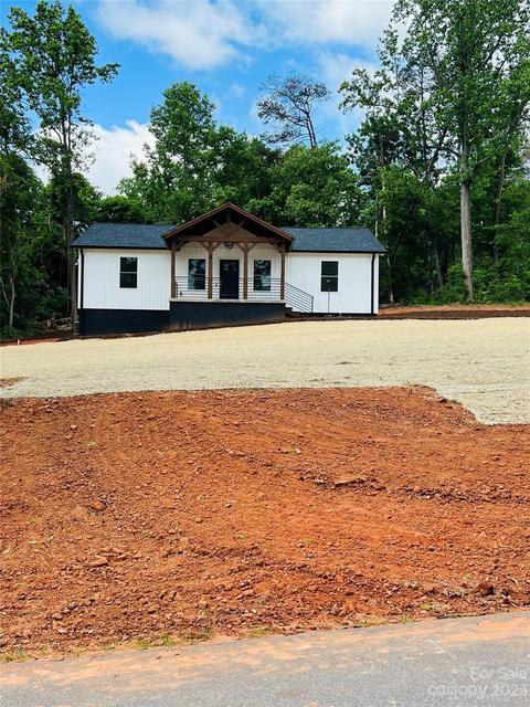 4176 Oak Hollow Dr, Morganton, NC 28655