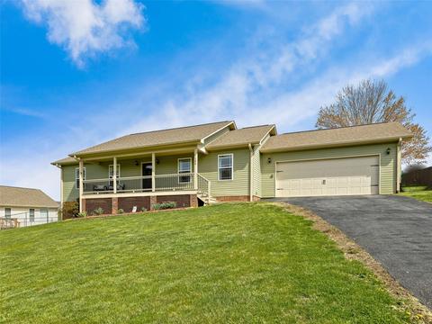 105 Littlefield Dr, Candler, NC 28715