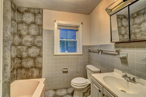 815 E Main St, Cherryville, NC 28021 photo 16