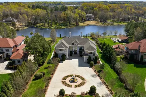 9201 Woodhall Lake Dr, Waxhaw, NC 28173