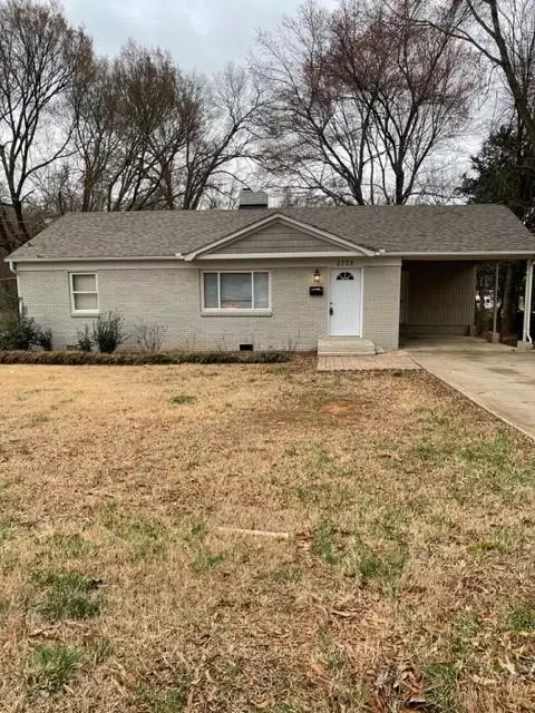 2728 Arnold Dr, Charlotte, NC 28205