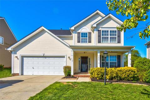 635 Marthas View Dr, Huntersville, NC 28078