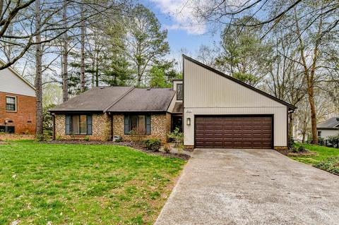 403 Ridgeway Dr, Belmont, NC 28012