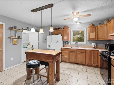 95 Hampton Rd, Brevard, NC 28712 photo 9
