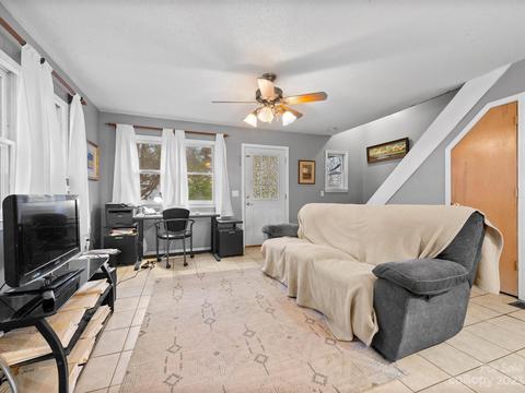 95 Hampton Rd, Brevard, NC 28712 photo 3