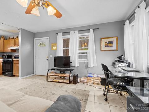 95 Hampton Rd, Brevard, NC 28712 photo 5