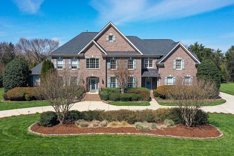 301 Appomatox Dr, Waxhaw, NC 28173