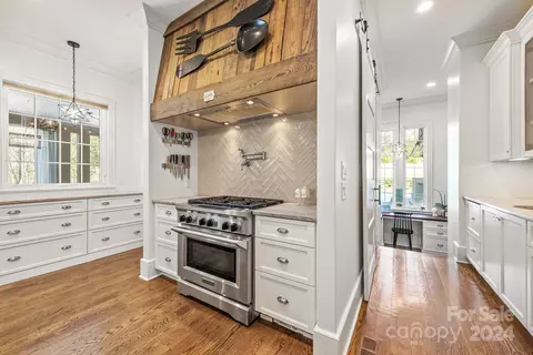 Kitchen - 165 Timberside Dr, Davidson, NC 28036 photo 2 of 7