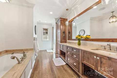 Bath - 165 Timberside Dr, Davidson, NC 28036 photo 1 of 6