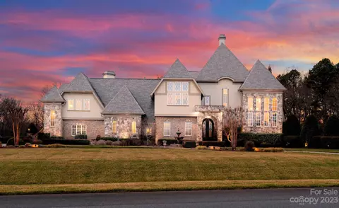 1294 Teeter Farms Dr, Mooresville, NC 28115