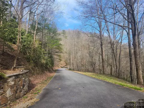 435 Pine Cone Trl, Marshall, NC 28753 photo 9