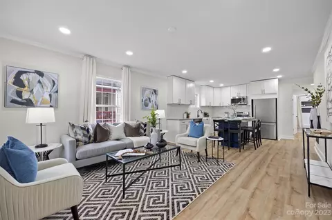 2431 Dundeen St, Charlotte, NC 28216