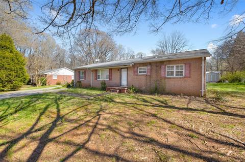 607 Pine Tree Es Dr, Salisbury, NC 28144 photo 3
