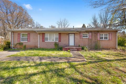 607 Pine Tree Es Dr, Salisbury, NC 28144 photo 1