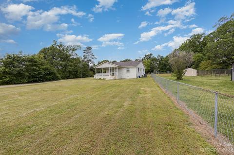 818 Margrace Rd, Kings Mountain, NC 28086