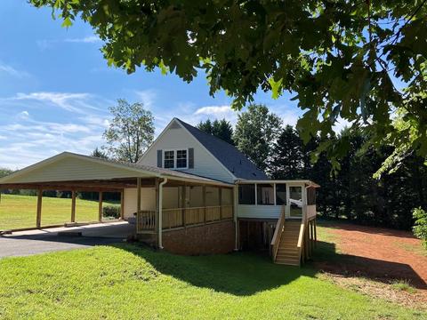 444 Culler Rd, Pinnacle, NC 27043 photo 2
