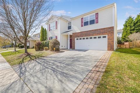 7343 Lamplighter Close Dr, Matthews, NC 28105 photo 2