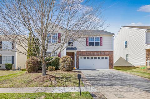 7343 Lamplighter Close Dr, Matthews, NC 28105 photo 1