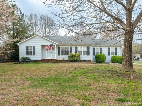 1115 Brigadoon Ct, Concord, NC 28025