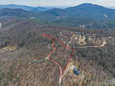 000 Royalwood Dr #12, Zirconia, NC 28790