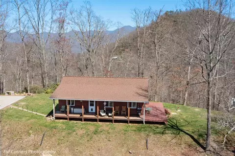 862 Wyoming Dr, Sylva, NC 28779