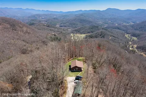 862 Wyoming Dr, Sylva, NC 28779 photo 2