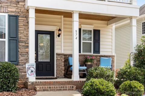574 Daventry Ct, Clover, SC 29710 photo 2